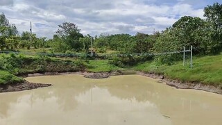 Dahil sa tindi ng init natutuyo na ang tubig