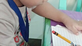Yung ayaw na nyang magsulat kasi apgod na daw sya😂😂😂