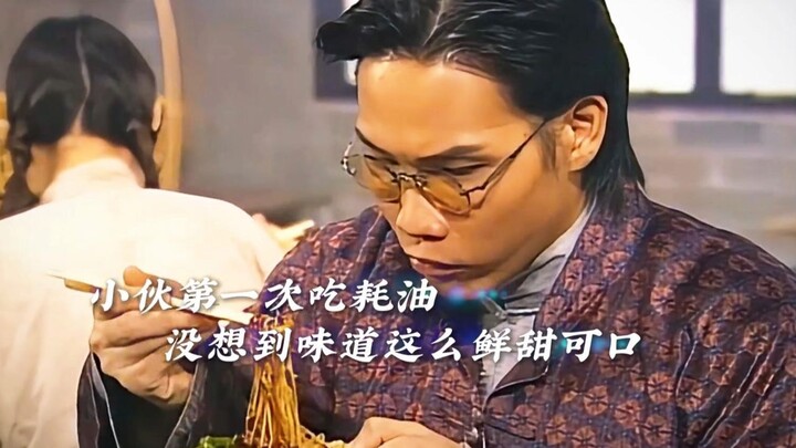 Chàng trai lần đầu ăn hàu, không ngờ vị lại thơm ngọt ngon đến thế