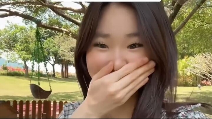 guys shes too cute😢