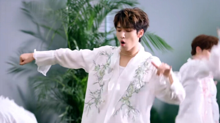 This part is really well connected. As expected, Yaxuan's bass is needed to catch up with Haoxiang's