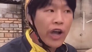 هذا اللعب يسمح لي بأن أكون لصًا؟ سلايم ينمو له مئات الأذرع، يدمر منازل الآخرين ليكبر!