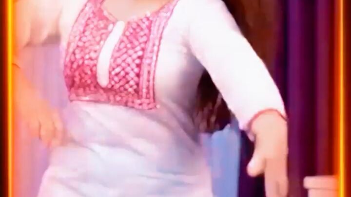 Hot Girls Dance💃💐