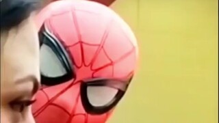 Pada saat ini, Spider-Man menyadari bahwa yang ia lindungi bukan lagi manusia.