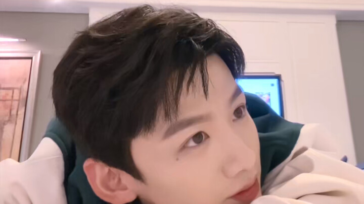 WTF!!! This is the real contrasting hunk!! I'm completely moved!! [Bai Jingting | No Heartbeat Chall