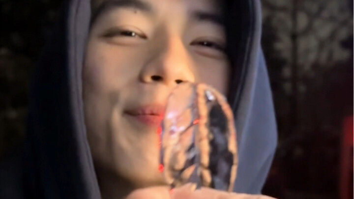 أليست لحظات الحب هي بالضبط هذه اللحظات؟