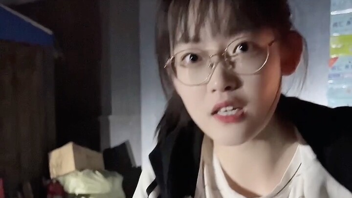 Putri dari saudara laki-laki saya bilang mau bikin mie zha jiang untuk saya.