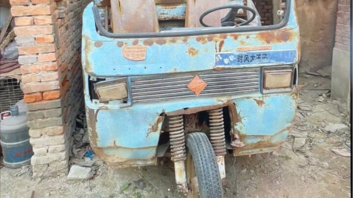 【قبل 10 سنوات، ذهبتُ إلى الموعد بهذه السيارة】شبرة دجاج!