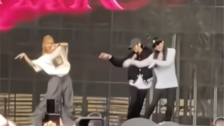 Đây là cách ra sân mới nào vậy?