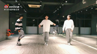 张星特小朋友你最后是在干嘛哈哈哈！我想看