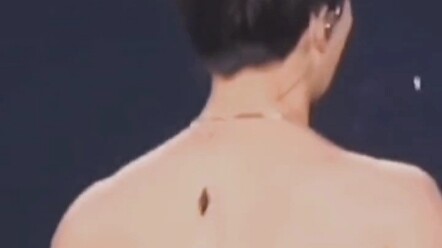 إكسو.. تلك المساعدات الإلهية من الزملاء المتعاونين والمساعدين بحماسة