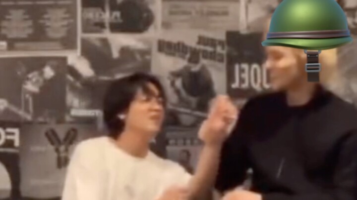 【Lee Mark/ Lee Hyechan】Tôi là một người lính, lập trường của tôi rất kiên định.