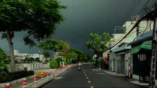 “บางคนเกิดมาเพื่อชอบบรรยากาศแบบนี้ ดูเหมือนว่ารอยร้าวในชีวิตที่ชาชินจะแตกออก ในที่สุดพวกเขาก็ได้สูดอ