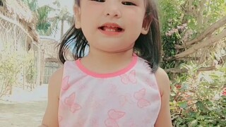 Cute Baby girl dance.
