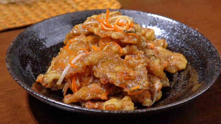 Hidangan wajib setiap kali ke restoran masakan Timur Laut: Pork in Sweet and Sour Sauce!