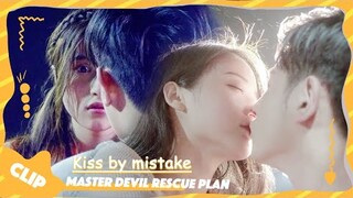 The man was drunk, mistakenly regarded the girl as his girlfriend, and kissed her｜new Chinese drama