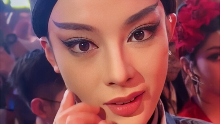 23.10.14 New Dragon Inn Group Photo Behind-the-Scenes: A Cute Moment～