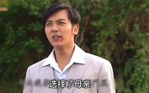 حصلت امرأة بالصدفة على دجاجة ذهبية نادرة تجلب الثروة كل مئة عام، لكن ذلك جلب عليها خطر الموت.