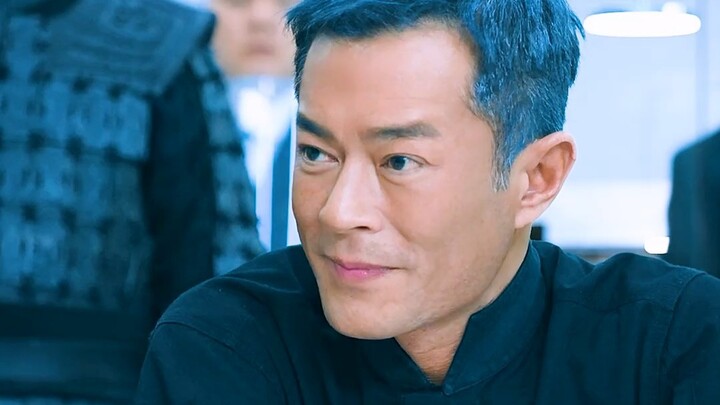 เซี่ยงเส้าหลงกลับสู่สังคมสมัยใหม่หลังจากห่างหายไปถึง 25 ปี แต่สุดท้ายเขาก็เลือกกลับไปยังยุคโบราณและไ