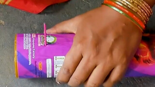 小时候过年大街上确实有制作烟花的，又便宜，有好看，又长久