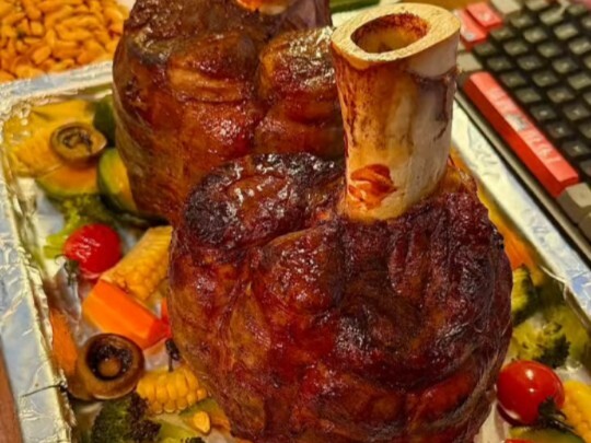 简单做个雷神之锤牛腱 吃吃吧