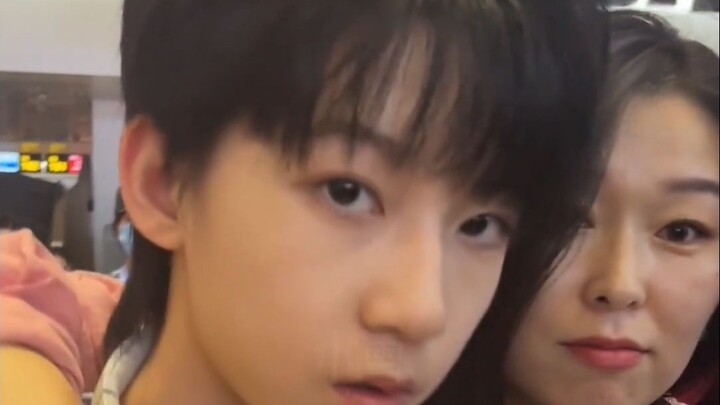 คำครหามุ่งร้ายต่อครอบครัวชาวเอเชียตะวันออกหนักเกินไป จนทำร้ายความจริงใจอันเจิดจ้าของคุณแม่