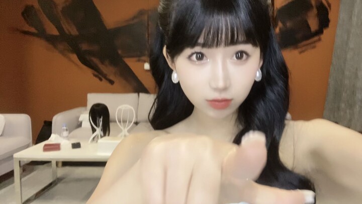 Click to watch: Beautiful Girl Working Hard