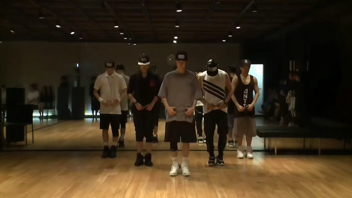 【王一博】博哥的舞蹈合集没有了，现在分开再发一次，喜欢的可以保存不会保存的也可以找我拿视频