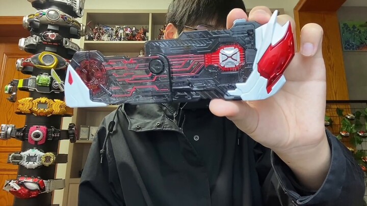 A set of Kamen Rider toys that are put together with care and carelessness? A comprehensive review o