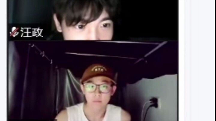 “คุณครูครับ ผมกำลังจดบันทึกอยู่ในโทรศัพท์”