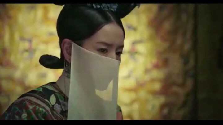 In order to regain the emperor's approval, the queen forced herself to take care of the sick alone, 