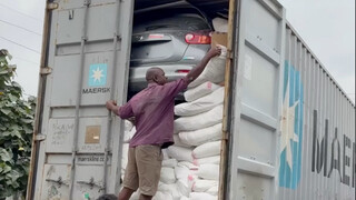 Car transportation in Africa, I was stunned after watching it, I didn’t expect that cars could be tr