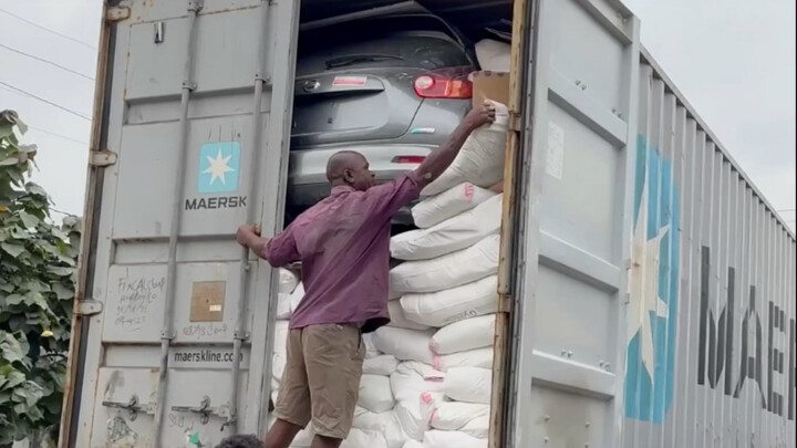 Car transportation in Africa, I was stunned after watching it, I didn’t expect that cars could be tr