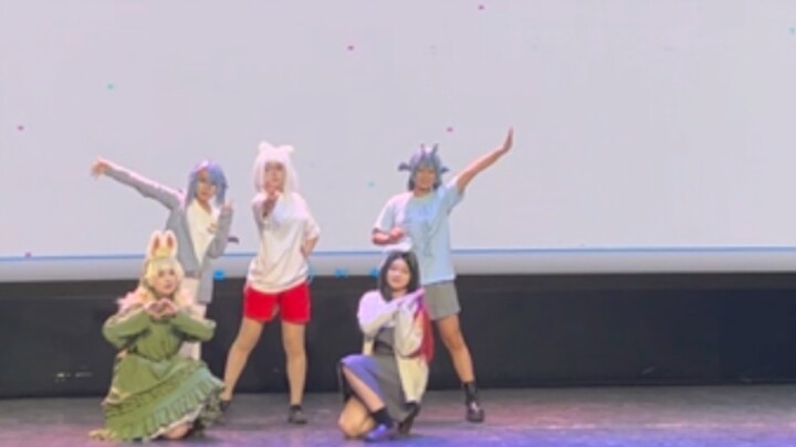 The next person walking towards us is the non-human climbing platform!