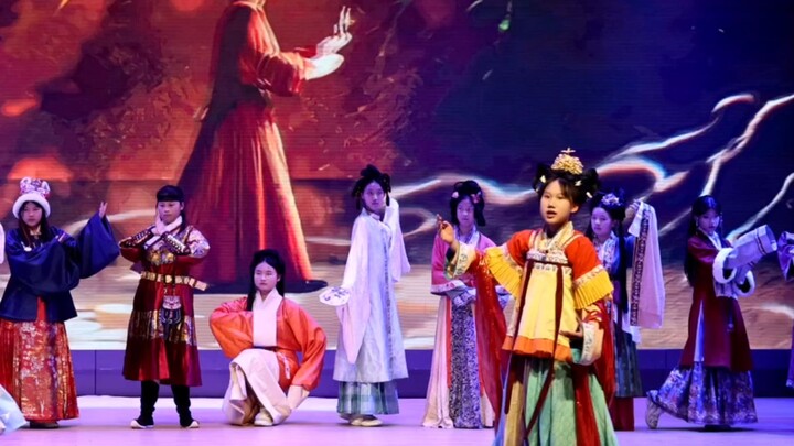 900,000 people have watched the complete version of the middle and high school Hanfu dance drama! Ch