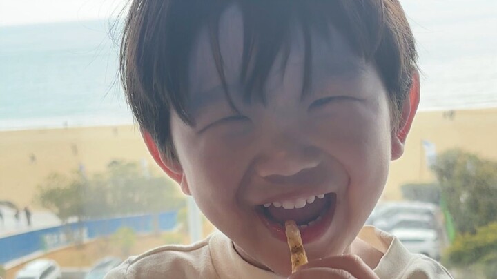 Liu Qingsong, long time no see! I’m in Busan eating french fries.
