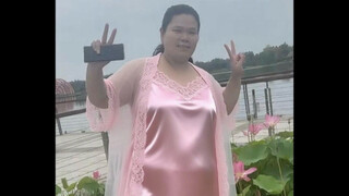 The Queen's Hot Dance Show & Costume Change Show