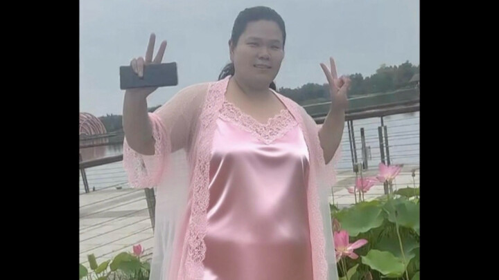 The Queen's Hot Dance Show & Costume Change Show