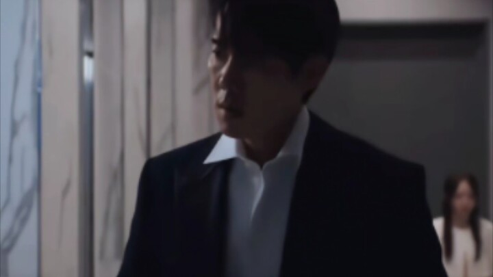ใครจะเข้าใจความรู้สึกเหนื่อยล้าอันแผ่วเบาบนตัวผู้มีอำนาจบ้าง