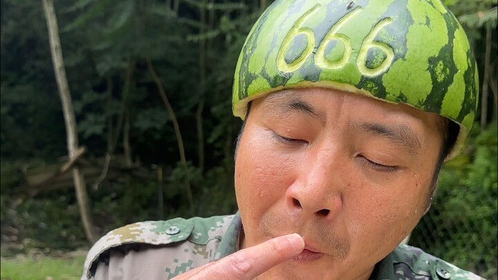 最近西瓜5毛一斤了，比喂玉米还划算。必须给兄弟伙安排一锅水果捞。