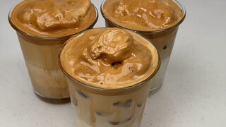 Tên của nó là "400 Times Coffee". Uống ở quán cà phê chắc chắn tốn vài chục đô. Hôm nay tôi tự pha m
