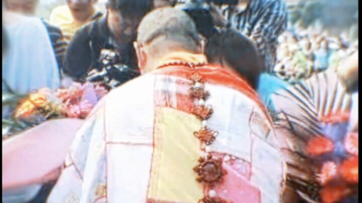 “เสื้อผ้าปะติดปะต่อผืนเดียว ล้ำค่ากว่าทรัพย์สินนับหมื่นล้าน”