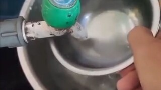 kran ngeluarin aer❎ kran minum aer✅   😏😅 PanasnyaDuniya