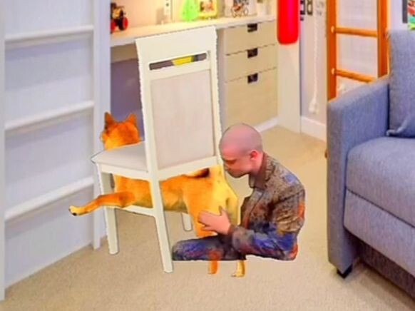 Giúp chú chó bị kẹt