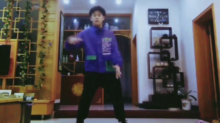 เลียนแบบวิดีโอออดิชั่นของ Liu Yuxin! มันเป็นการล้อเลียนหรือเลียนแบบอย่างร้ายแรง?