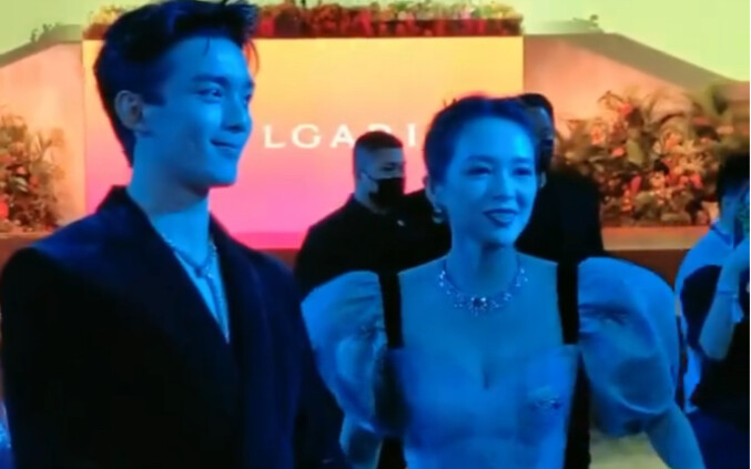 Yang Yang di pesta makan malam Bulgari. Aku juga sangat ingin merasakan kebahagiaan seorang nyonya k