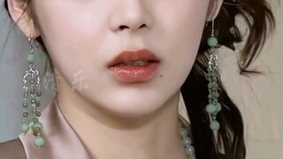 十几年前的韩剧妆造，她好像有戴不完的耳环
