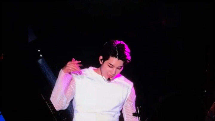 [Fan Cam] Macao Music Festival – the whole crew looks like gods on the big screen!! The full FML ver