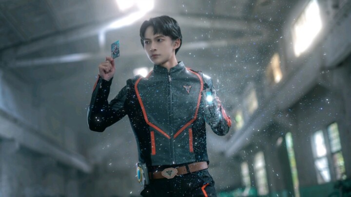 I should be the first person on the Internet to take a Dekai cosplay | Dekai Ultraman tomorrow sees 