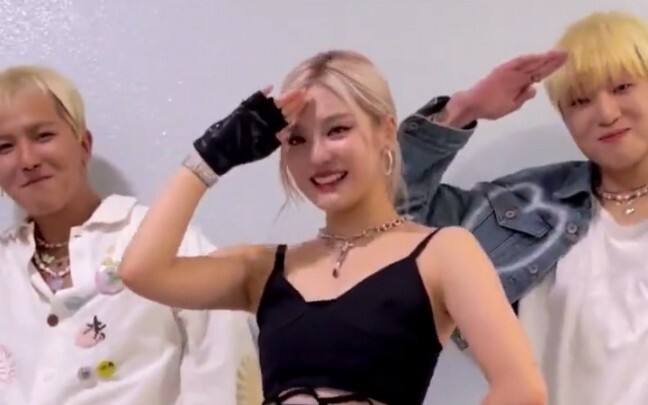 Lee Seung-hoon commented on aespa’s TikTok and Instagram and posted a clearer version.